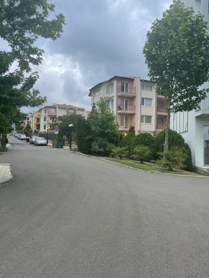 Le Premiere Randevu Apartamento Sveti Vlas Exterior foto